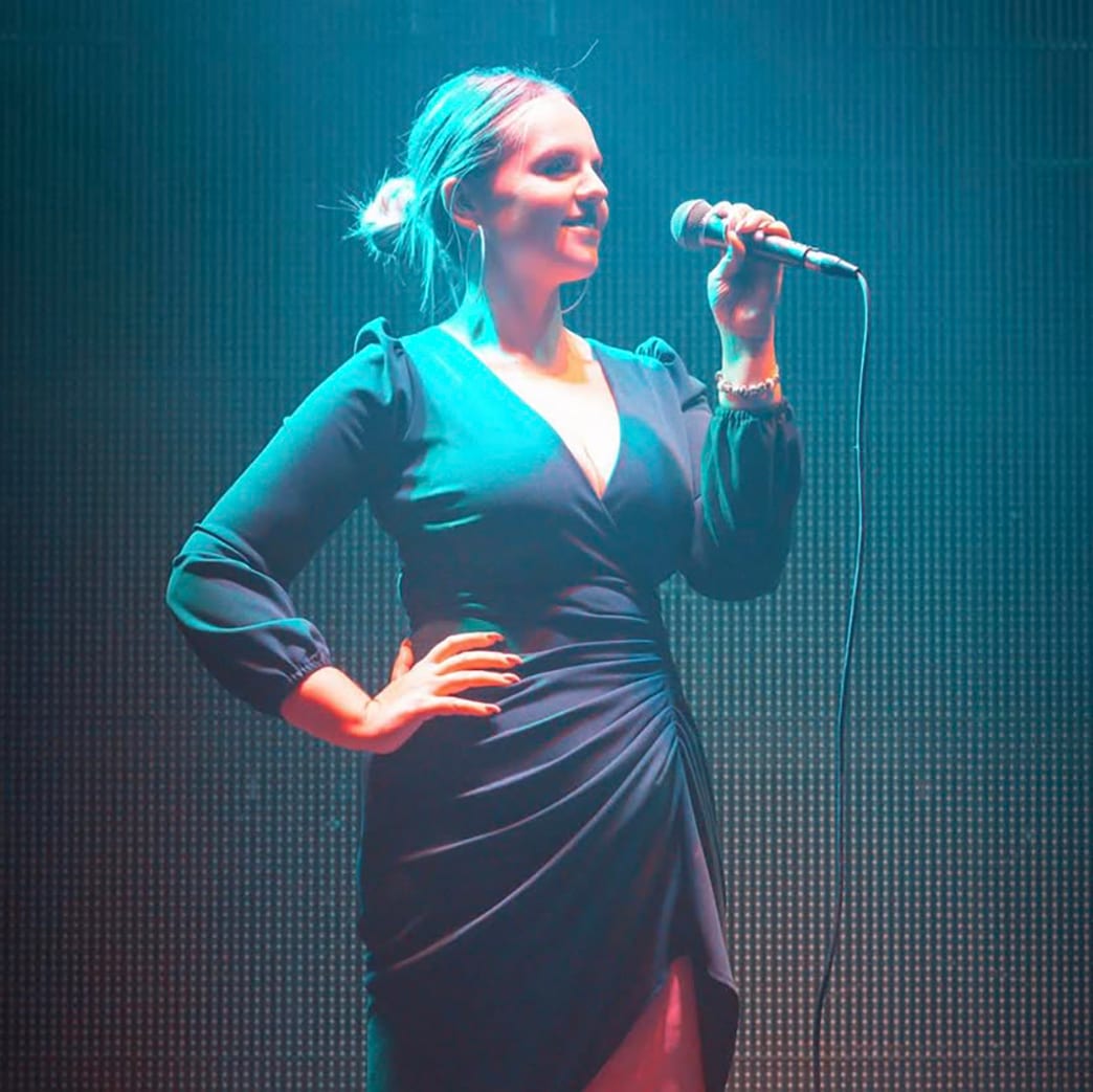 Emi Hall, wedding and events singer